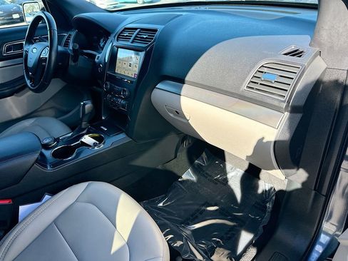 Used 2019 Ford Explorer XLT w/ Equipment Group 202A image 28