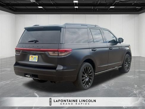 Used 2023 Lincoln Navigator Black Label AWD/4WD image 5