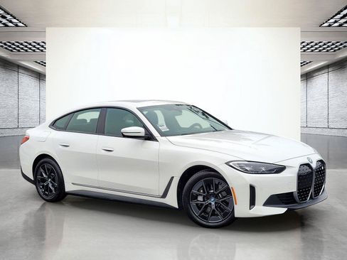Used 2023 BMW i4 eDrive35 w/ Premium Package RWD image 2