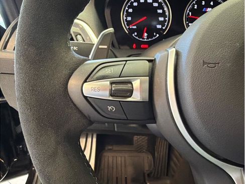 Used 2018 BMW M2 RWD image 13