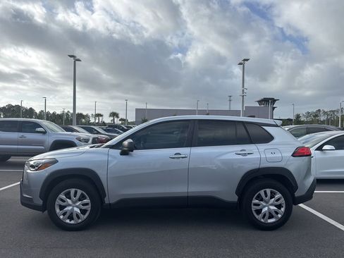 Used 2023 Toyota Corolla Cross L image 4