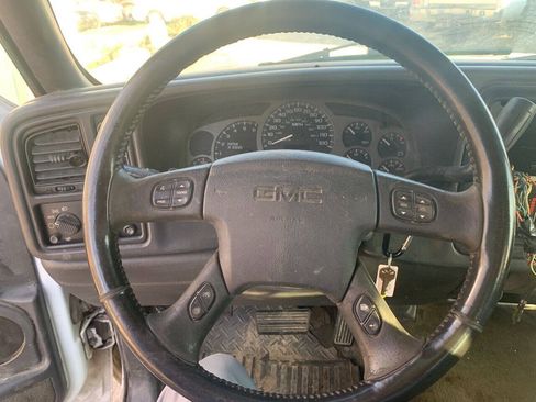 Used 2003 GMC Sierra 1500 SLE w/ Off-Road Package AWD/4WD image 15