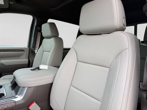 New 2026 GMC Sierra 2500 SLT w/ SLT Premium Package AWD/4WD image 22
