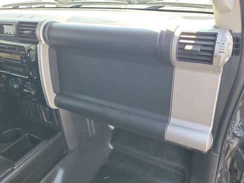 Used 2008 Toyota FJ Cruiser 2WD image 28