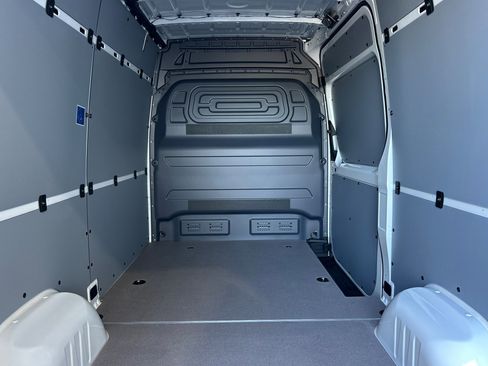 New 2025 Mercedes-Benz Sprinter 2500 image 14