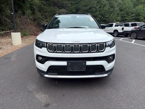 Certified 2025 Jeep Compass Limited AWD/4WD image 3