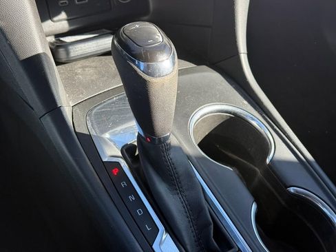 Used 2020 Chevrolet Equinox LT w/ LPO, Floor Liner Package image 15