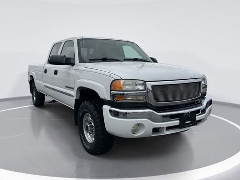 Used 2004 GMC Sierra 2500 SLE AWD/4WD image 1