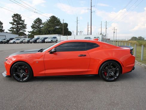 Used 2020 Chevrolet Camaro SS image 3