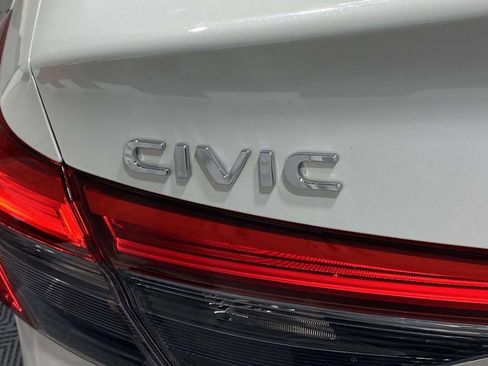 Used 2023 Honda Civic Sport image 10