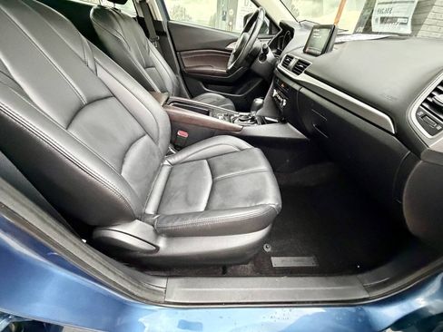 Used 2018 MAZDA MAZDA3 Touring FWD image 27