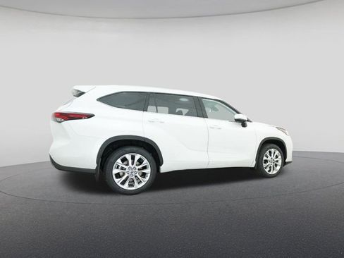 New 2026 Toyota Highlander Limited image 26
