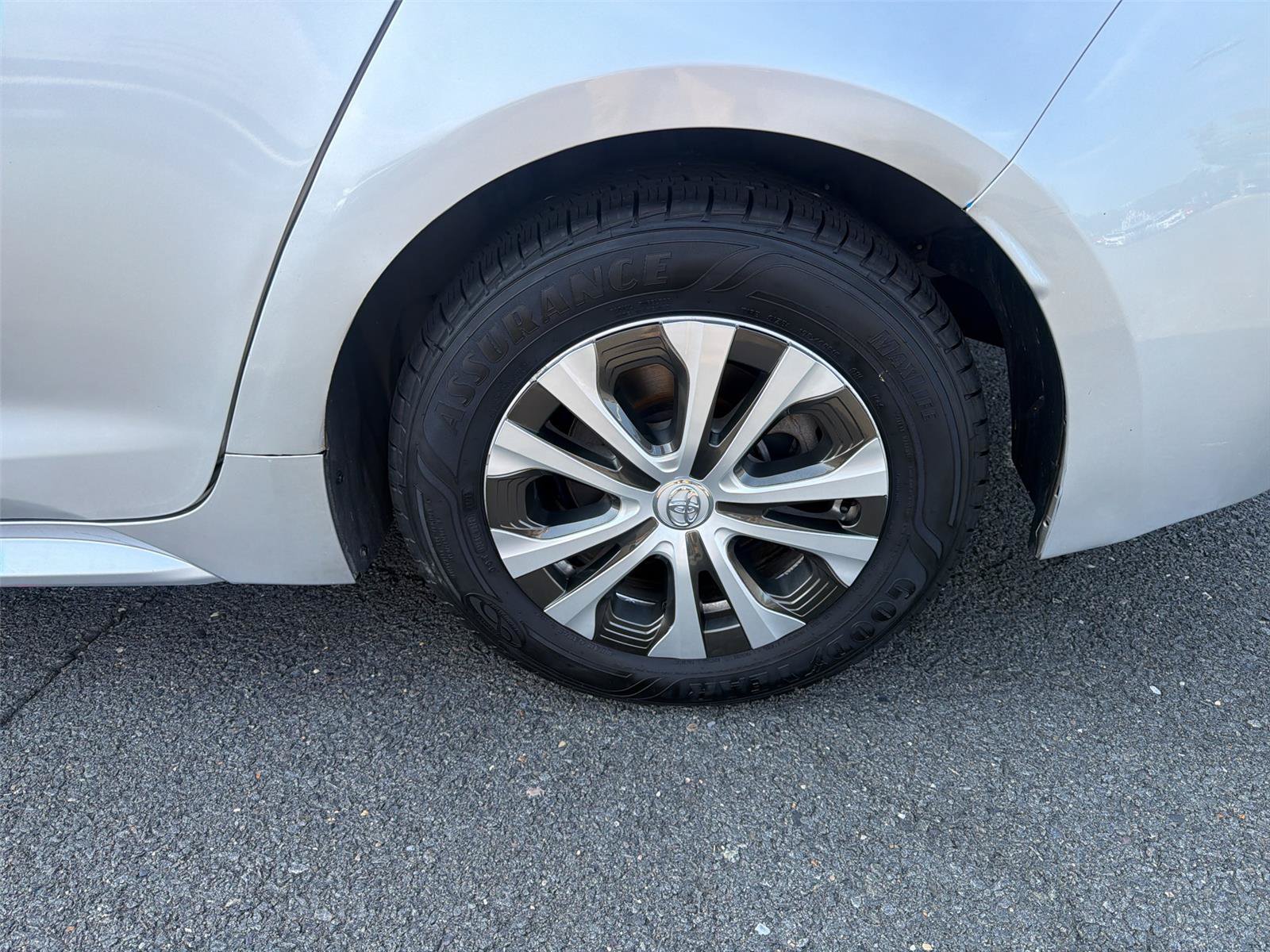Used 2020 Toyota Corolla LE FWD image 30
