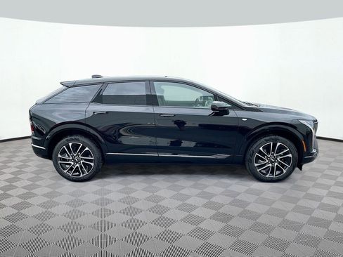 New 2026 Cadillac Optiq Sport 1 w/ LPO, Floor Liner Package AWD/4WD image 4