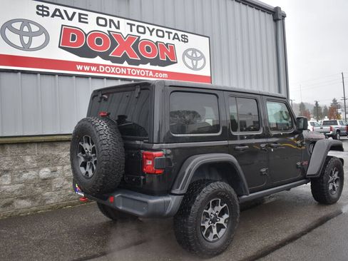 Used 2019 Jeep Wrangler Unlimited Rubicon w/ Cold Weather Group AWD/4WD image 5