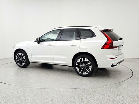 New 2026 Volvo XC60 T8 Plus w/ Climate Package AWD/4WD image 7