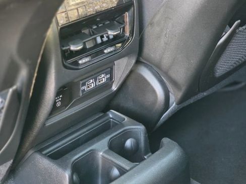 Used 2024 Jeep Grand Cherokee L Limited w/ Luxury Tech Group II image 22