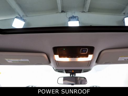 Used 2021 Nissan Rogue SV image 21