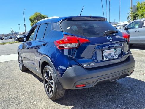 Used 2019 Nissan Kicks SV FWD image 3