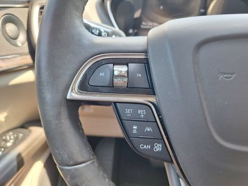 Used 2019 Lincoln Nautilus Reserve FWD image 18