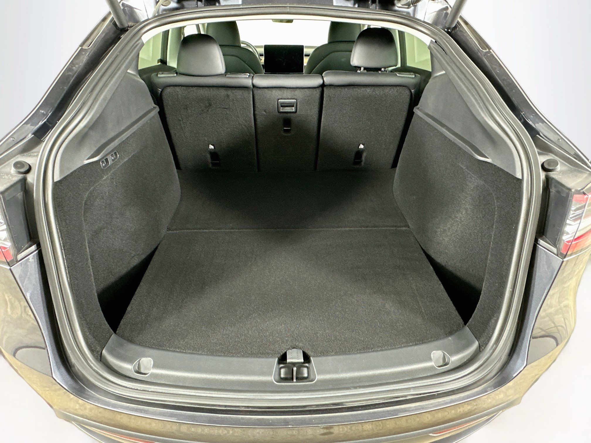 Used 2025 Tesla Model Y Long Range RWD image 30