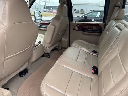 Used 2005 Ford F350 Lariat image 10