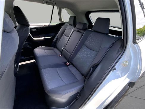 Used 2023 Toyota RAV4 XLE AWD/4WD image 19