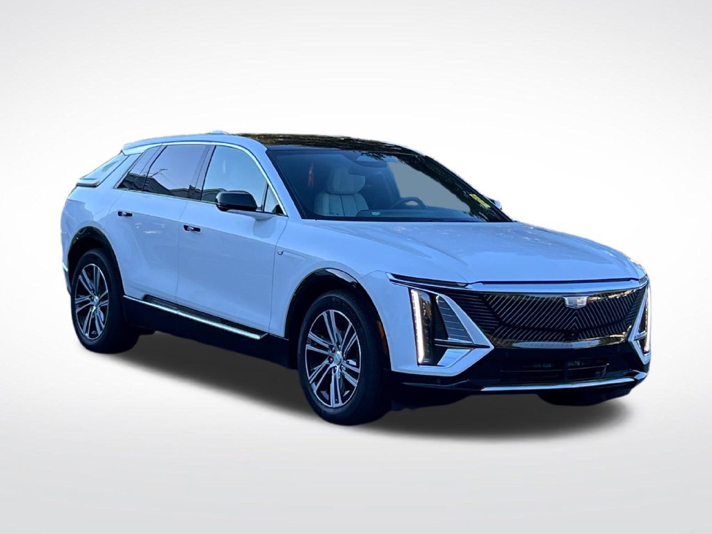 Used 2025 Cadillac Lyriq Luxury RWD image 3