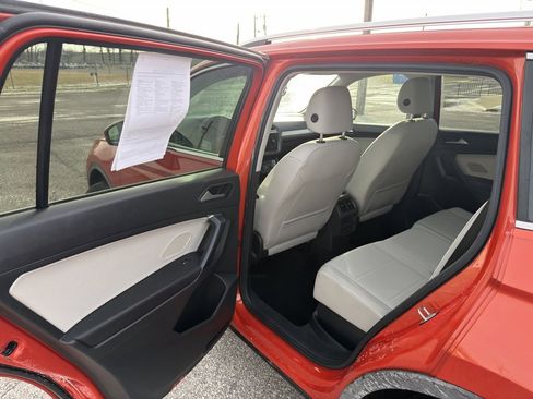 Used 2019 Volkswagen Tiguan SEL image 35