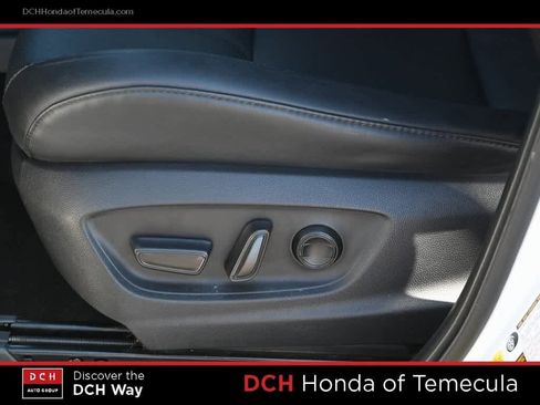 Used 2023 Toyota Crown Limited image 16