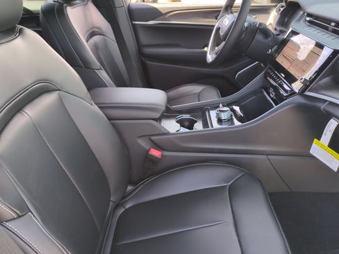 New 2026 Jeep Grand Cherokee Limited AWD/4WD image 19