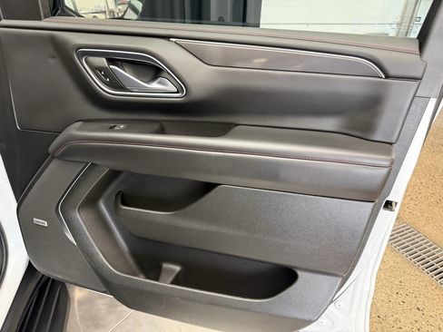 Used 2022 Chevrolet Suburban RST w/ Luxury Package AWD/4WD image 24