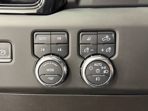 Used 2023 GMC Sierra 1500 AT4 w/ AT4 Premium Package AWD/4WD image 26