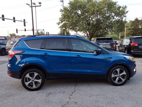 Used 2017 Ford Escape SE w/ Equipment Group 201A FWD image 2