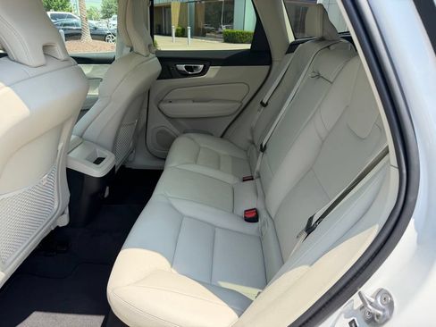 Used 2024 Volvo XC60 B5 Core AWD/4WD image 13