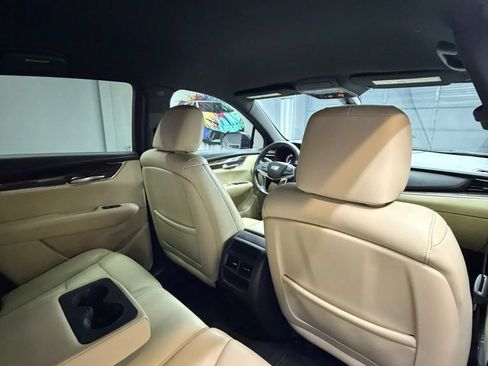 Used 2019 Cadillac XT5 FWD image 33