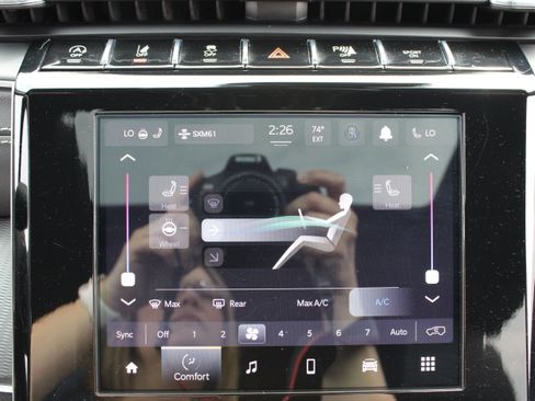 Used 2023 Jeep Grand Cherokee Altitude AWD/4WD image 22