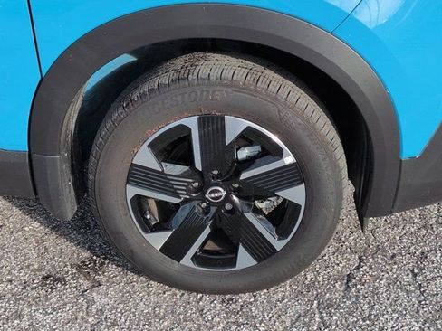 Used 2025 Nissan Kicks SR FWD image 10