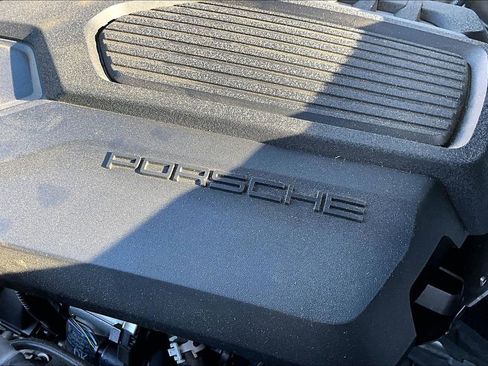 Used 2023 Porsche Macan Turbo image 31