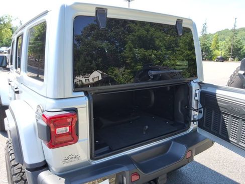 Used 2023 Jeep Wrangler Unlimited Rubicon 392 AWD/4WD image 21