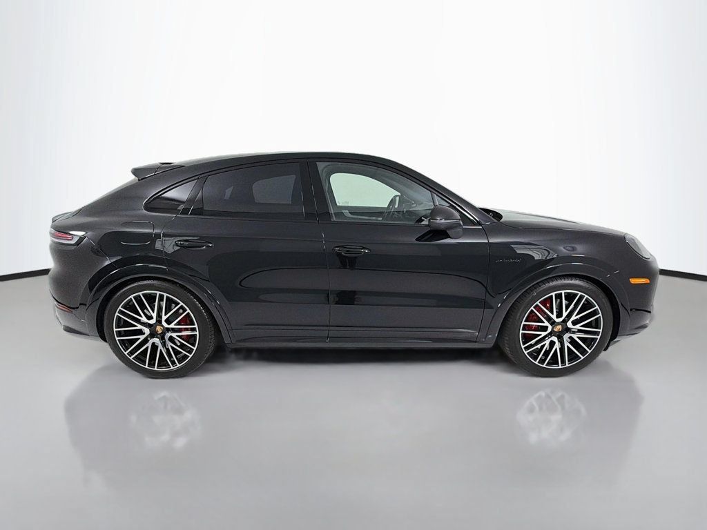 Certified 2026 Porsche Cayenne S AWD/4WD image 8