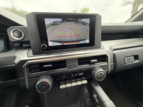 Used 2025 Toyota 4Runner SR5 AWD/4WD image 10