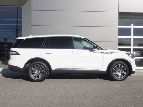 Used 2020 Lincoln Aviator AWD image 7