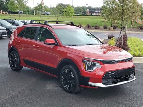 New 2025 Kia Niro Wind w/ Wind Preserve Package image 3