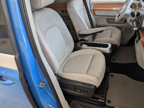 Used 2025 Volkswagen ID. Buzz 1st Edition AWD/4WD image 23
