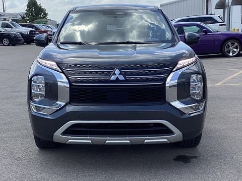 Used 2024 Mitsubishi Outlander SE AWD/4WD image 2