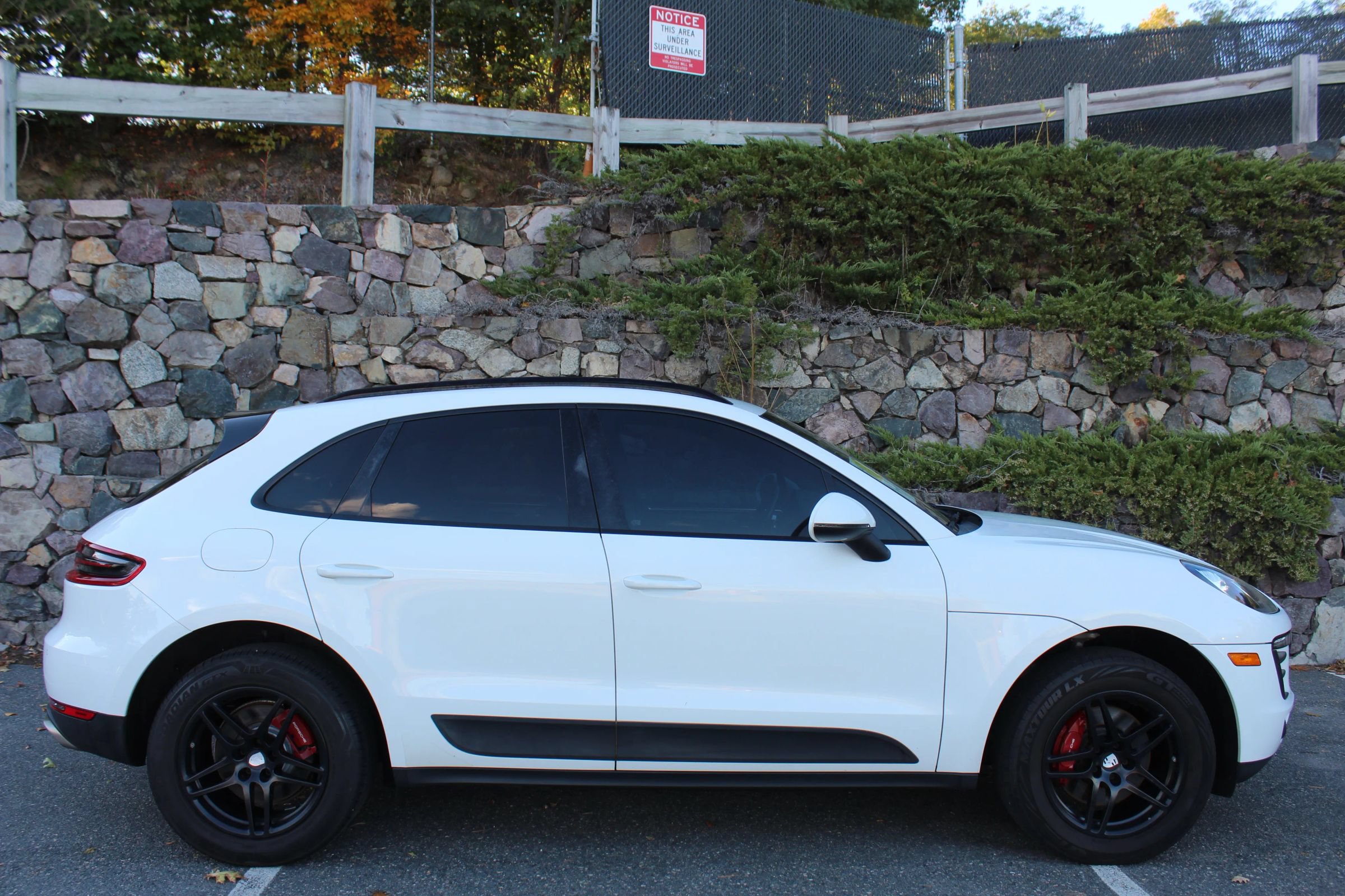 Used 2017 Porsche Macan AWD/4WD image 4