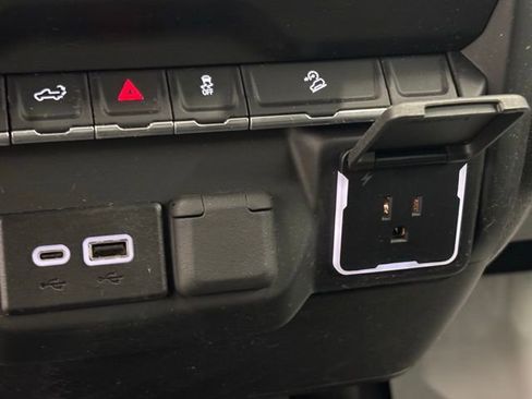 Used 2024 GMC Sierra 1500 Pro w/ Pro Value Package image 30