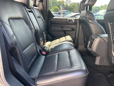 Used 2025 Ford Bronco Badlands AWD/4WD image 16