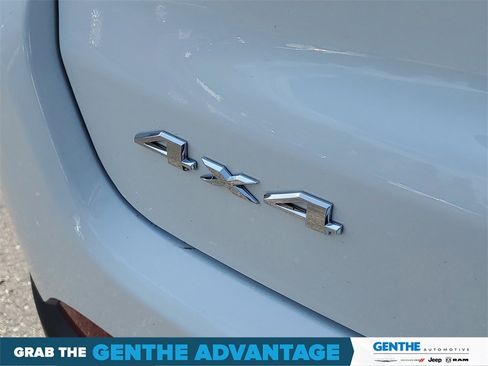 Used 2025 Jeep Compass Limited w/ Sun & Sound Group image 7